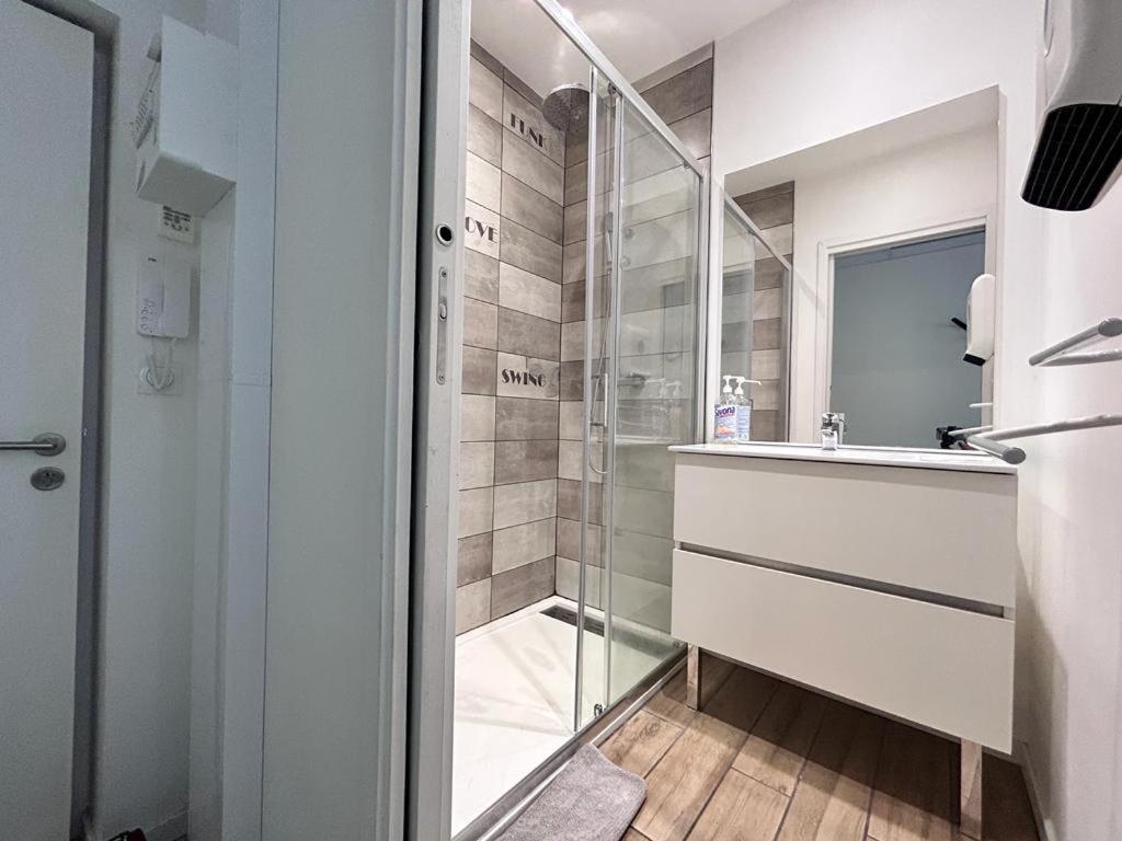 Tour D'Auvergne - Appartements En Plein Centre Ville, Proche De La Cathedrale Et De La Place De Jaude Clermont-Ferrand Eksteriør bilde