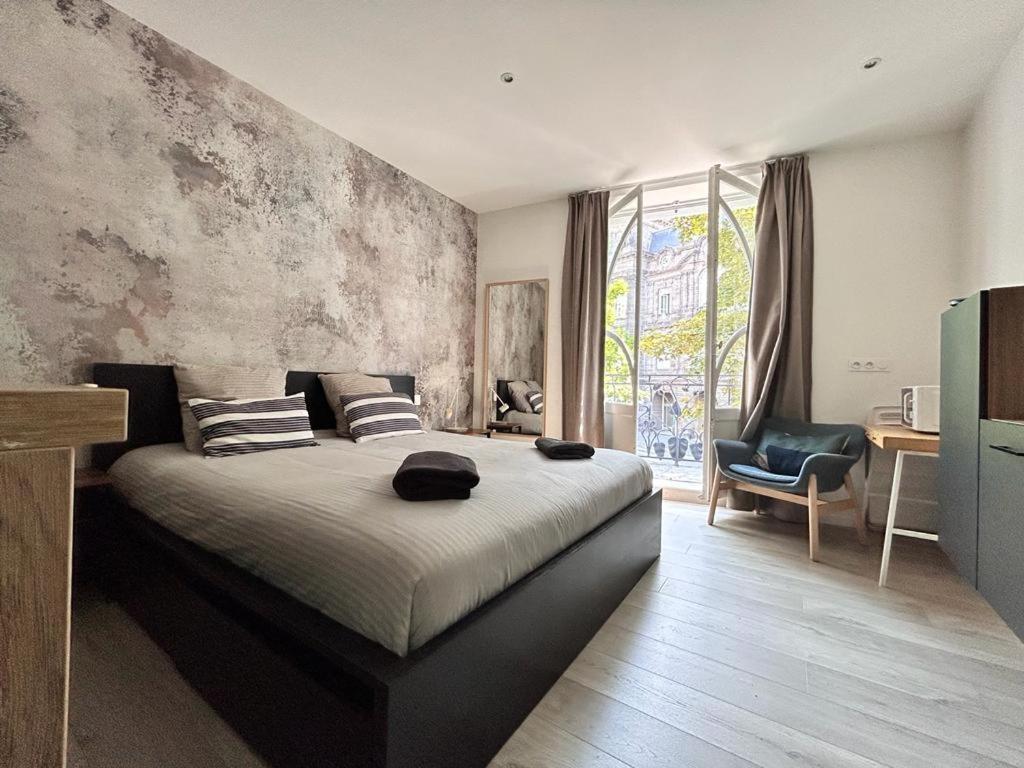 Tour D'Auvergne - Appartements En Plein Centre Ville, Proche De La Cathedrale Et De La Place De Jaude Clermont-Ferrand Eksteriør bilde