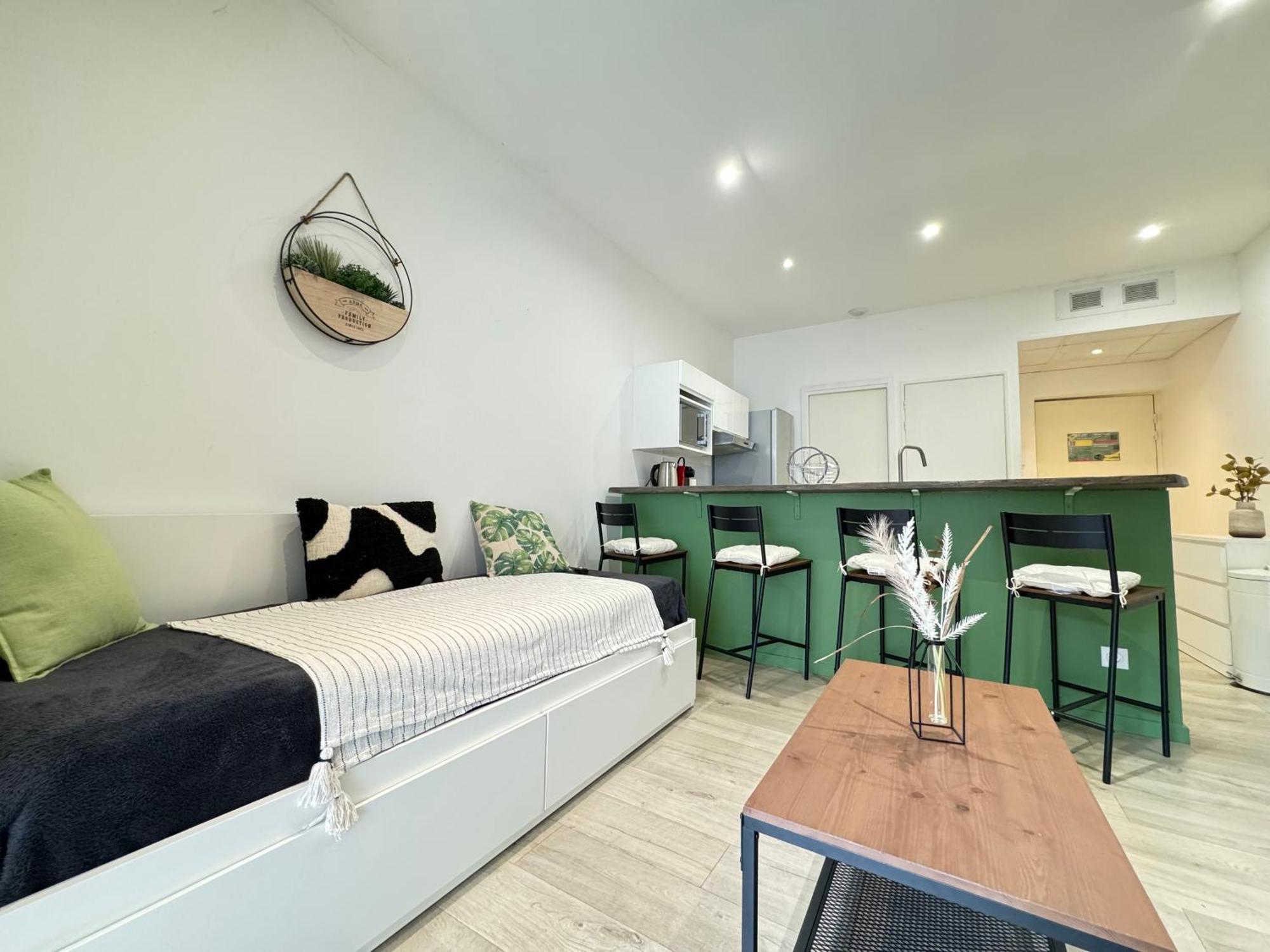 Tour D'Auvergne - Appartements En Plein Centre Ville, Proche De La Cathedrale Et De La Place De Jaude Clermont-Ferrand Eksteriør bilde