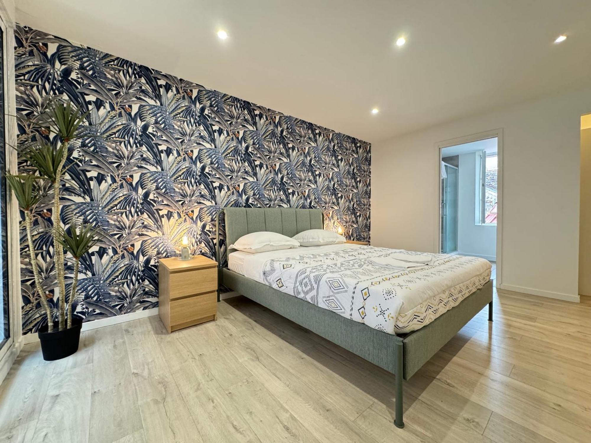 Tour D'Auvergne - Appartements En Plein Centre Ville, Proche De La Cathedrale Et De La Place De Jaude Clermont-Ferrand Eksteriør bilde