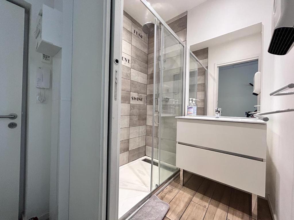 Tour D'Auvergne - Appartements En Plein Centre Ville, Proche De La Cathedrale Et De La Place De Jaude Clermont-Ferrand Eksteriør bilde