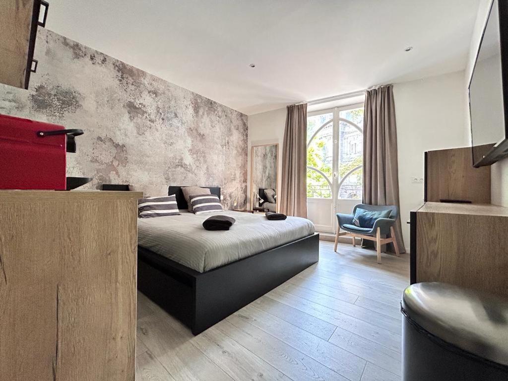 Tour D'Auvergne - Appartements En Plein Centre Ville, Proche De La Cathedrale Et De La Place De Jaude Clermont-Ferrand Eksteriør bilde