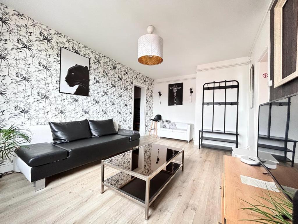 Tour D'Auvergne - Appartements En Plein Centre Ville, Proche De La Cathedrale Et De La Place De Jaude Clermont-Ferrand Eksteriør bilde